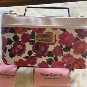 NWT  JUICY COUTURE. Wristlet/ Wallet